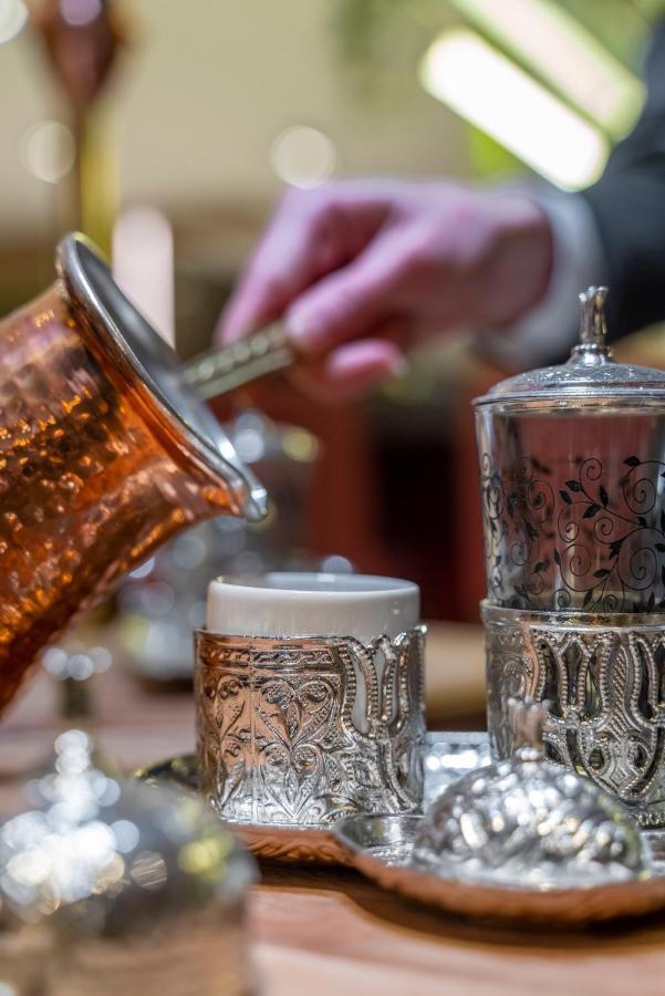 Mercure Trabzon Hotel Eksteriør bilde Turkish coffee being served