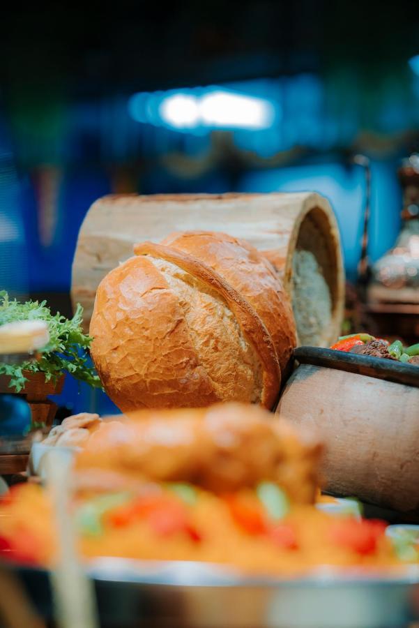 Mercure Trabzon Hotel Eksteriør bilde A loaf of bread