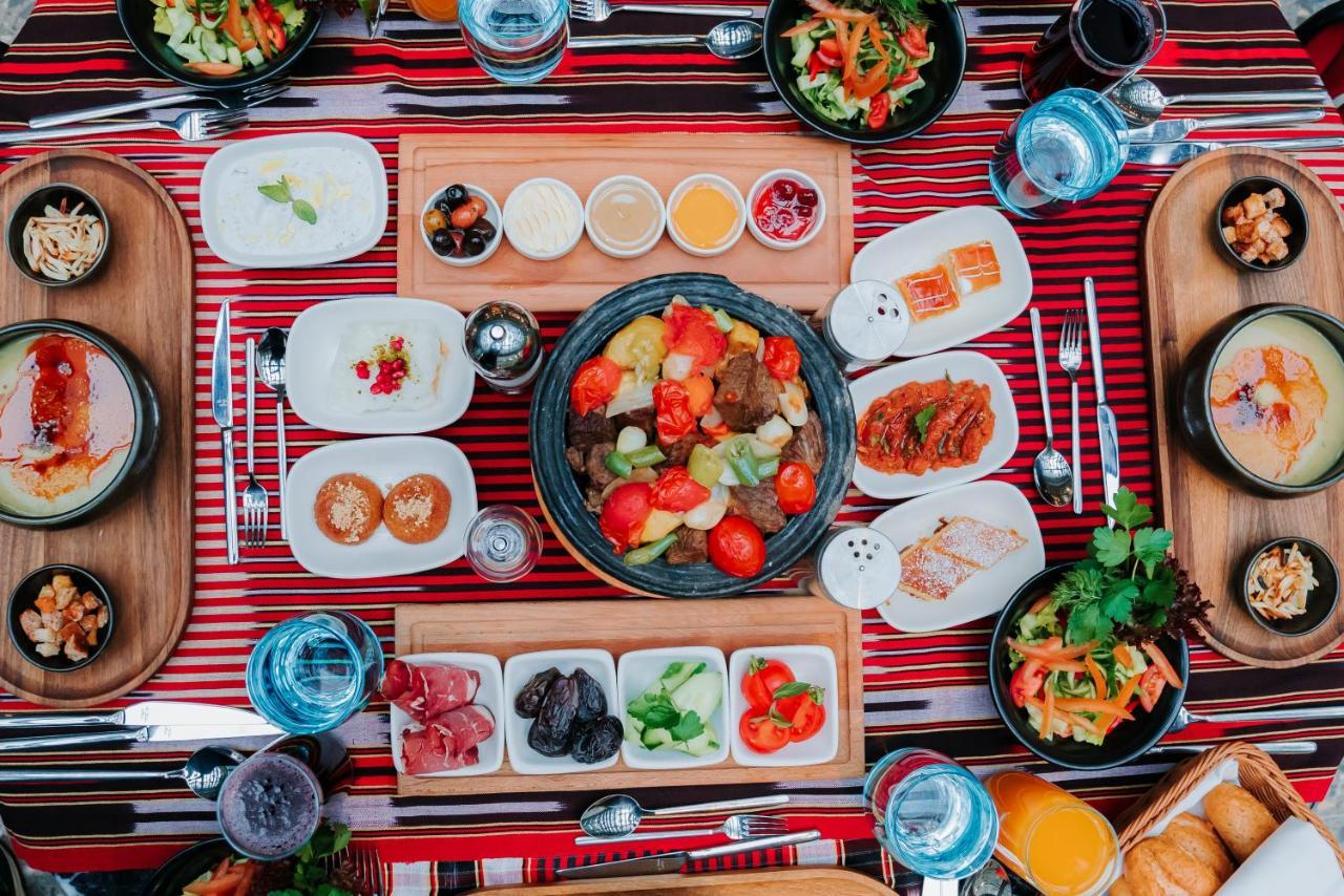 Mercure Trabzon Hotel Eksteriør bilde A traditional Turkish breakfast